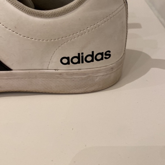 Adidas sneakers for women size 9 - Picture 2 of 4